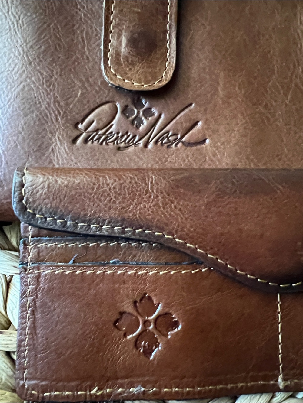 Patricia Nash Valentia Snap 2-in-1 Leather Wallet Wristlet - Picture 4 of 9